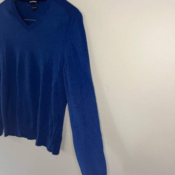Express | Mens Small / Petite | Blue Vneck Wool Blend Sweater - Picture 3 of 9